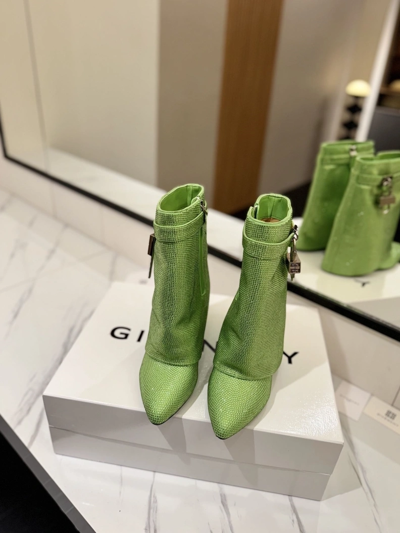 Gxvxnchy Boots Trendy 153162