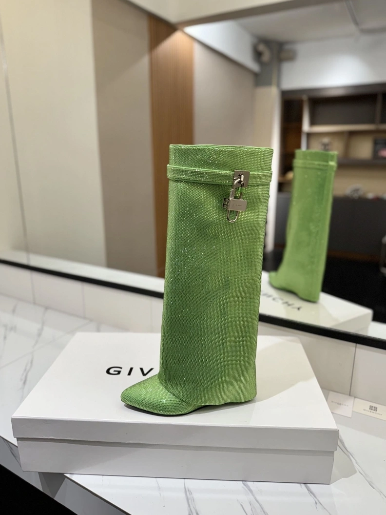 EyeCatching Gxvxnchy Boots 153166