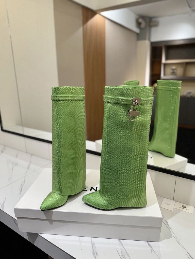 EyeCatching Gxvxnchy Boots 153166