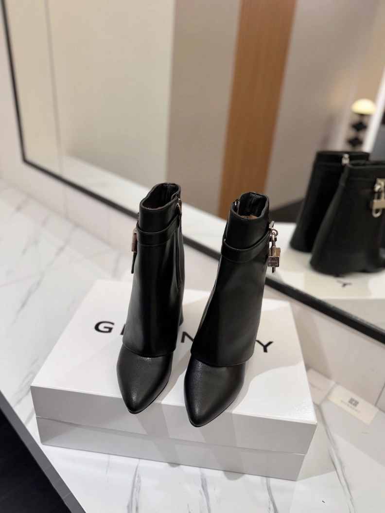 Gxvxnchy Boots SmartChoice 153156