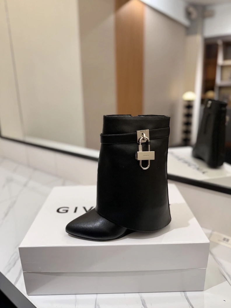 Gxvxnchy Boots SmartChoice 153156