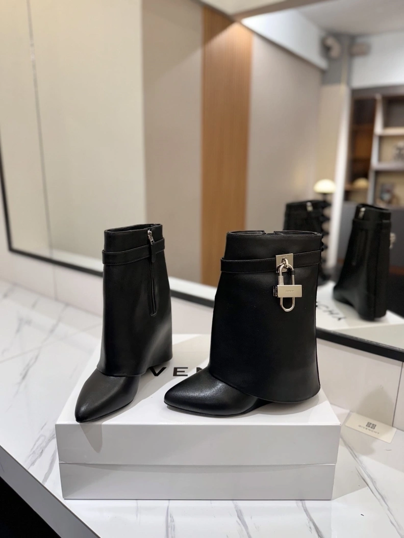 Gxvxnchy Boots SmartChoice 153156