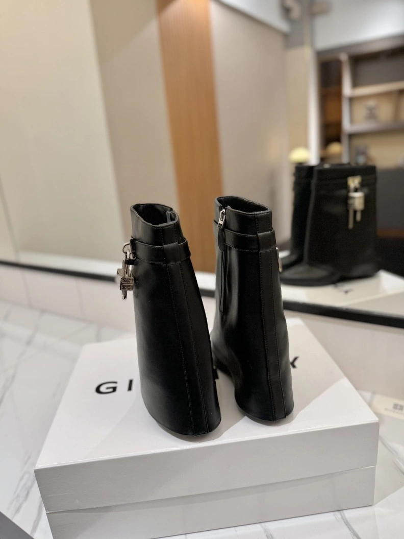 Gxvxnchy Boots SmartChoice 153156