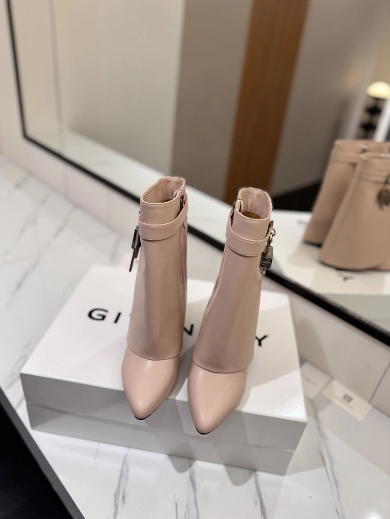 Durable Gxvxnchy Boots 153168