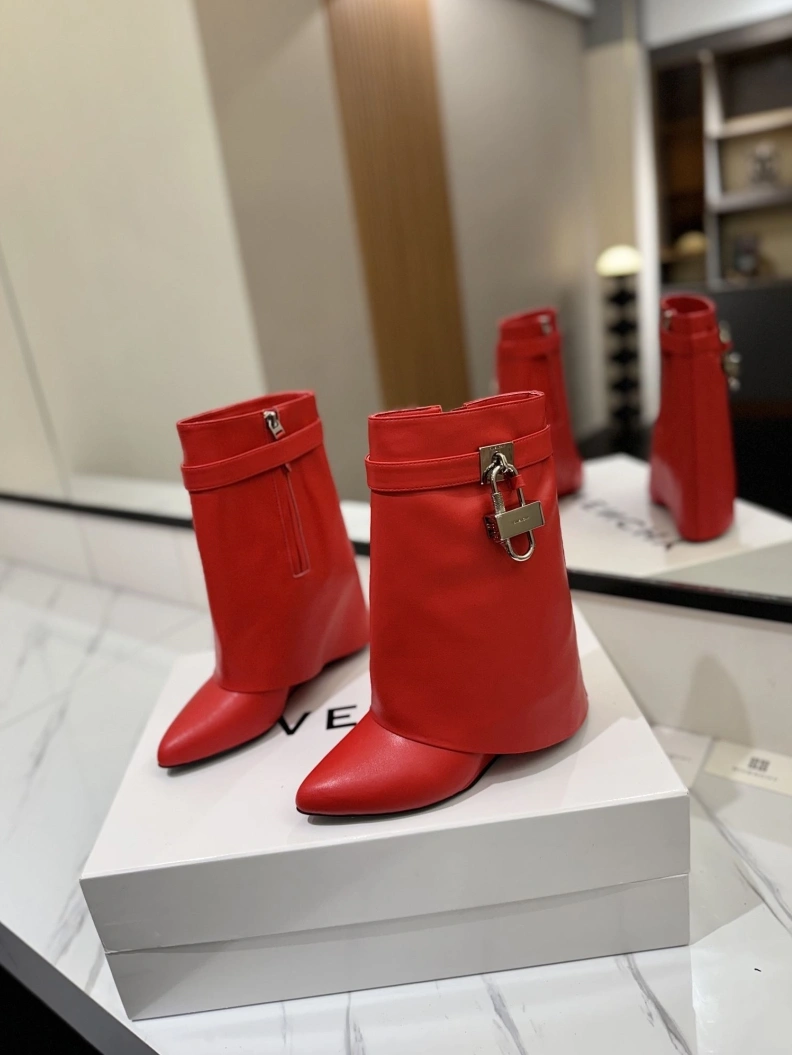 Gxvxnchy Boots Bright 153163