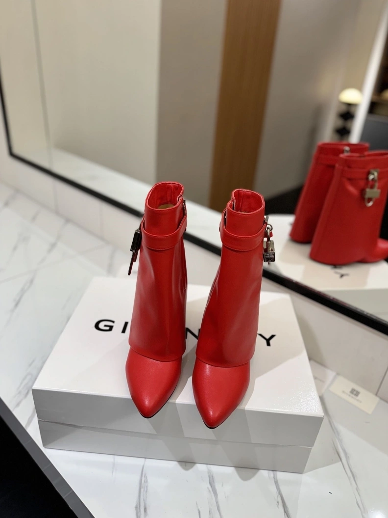 Gxvxnchy Boots Bright 153163