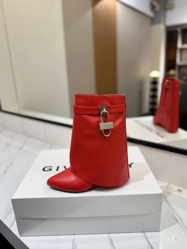 Gxvxnchy Boots Bright 153163