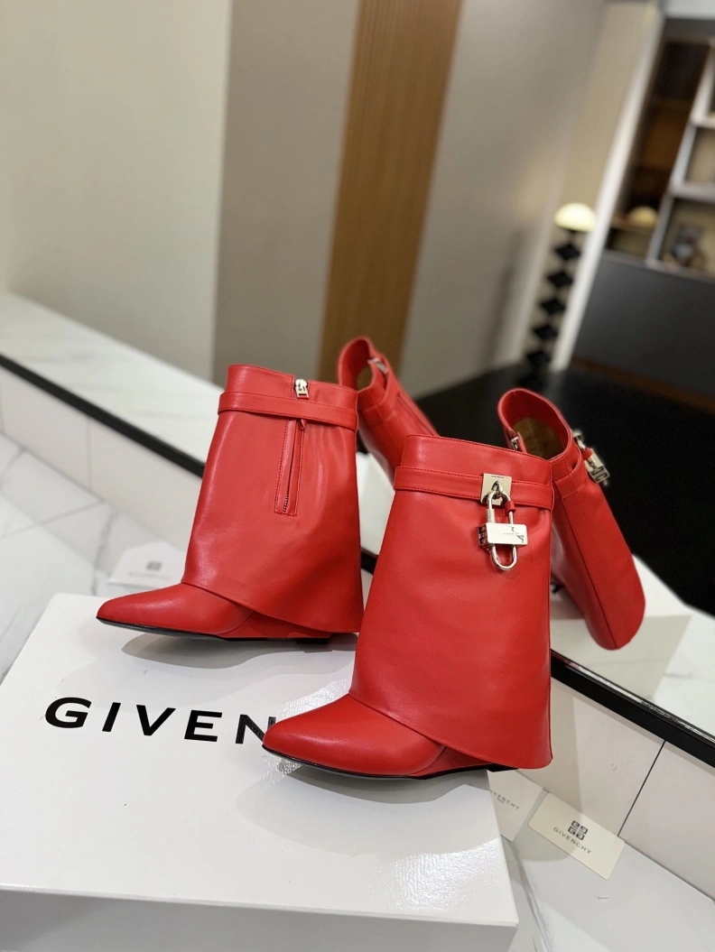 Gxvxnchy Boots Bright 153163