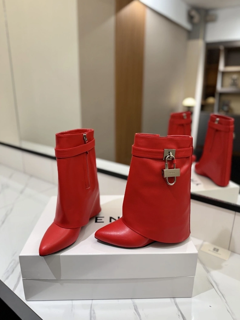 Gxvxnchy Boots Bright 153163