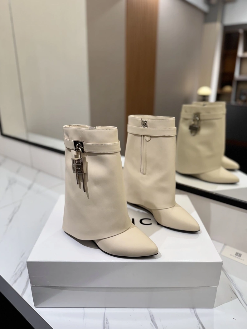 Gxvxnchy Boots WellDesigned 153154