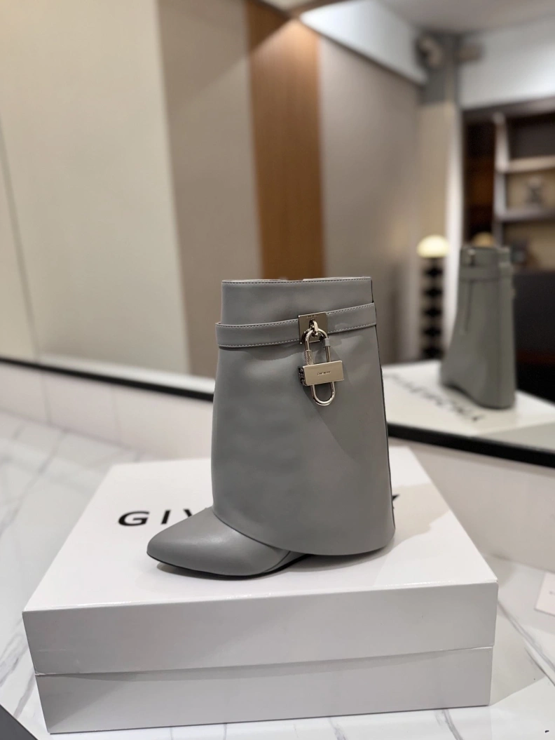 Gxvxnchy Boots Affordable 153151