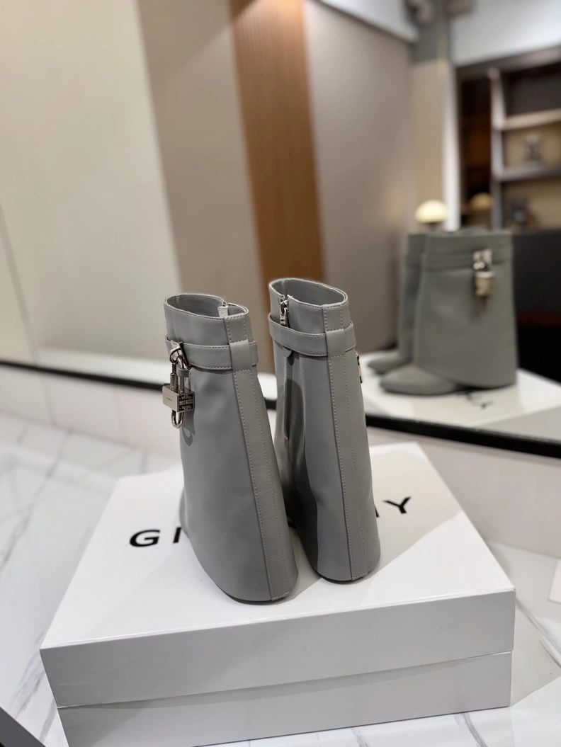 Gxvxnchy Boots Affordable 153151