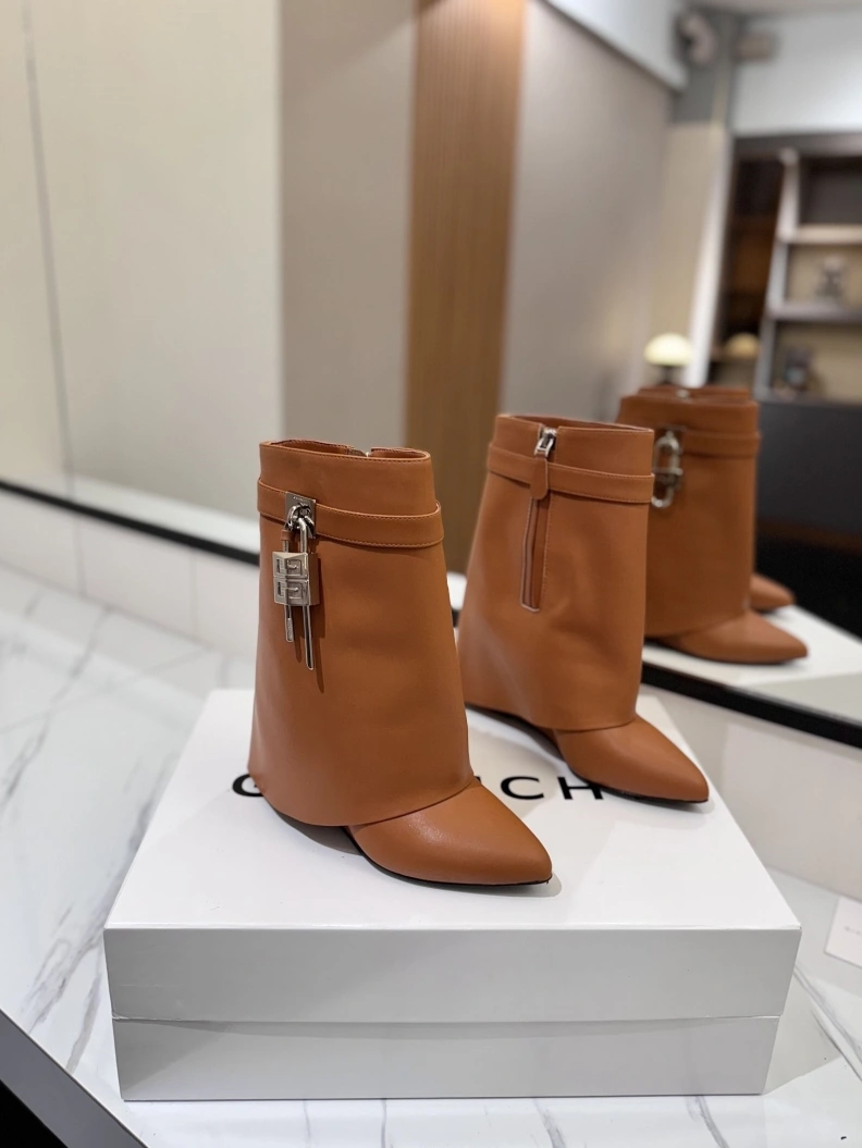 Gxvxnchy Boots DailyWear 153153
