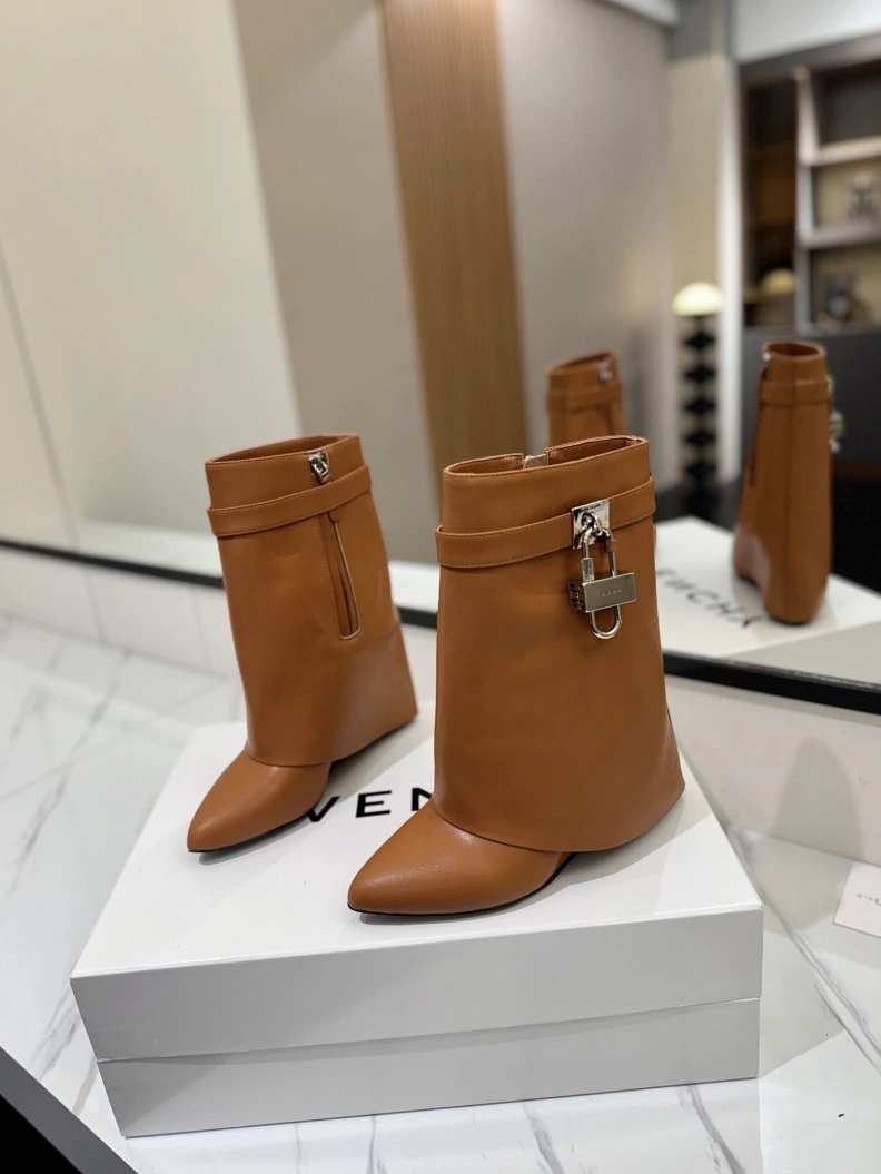 Gxvxnchy Boots DailyWear 153153