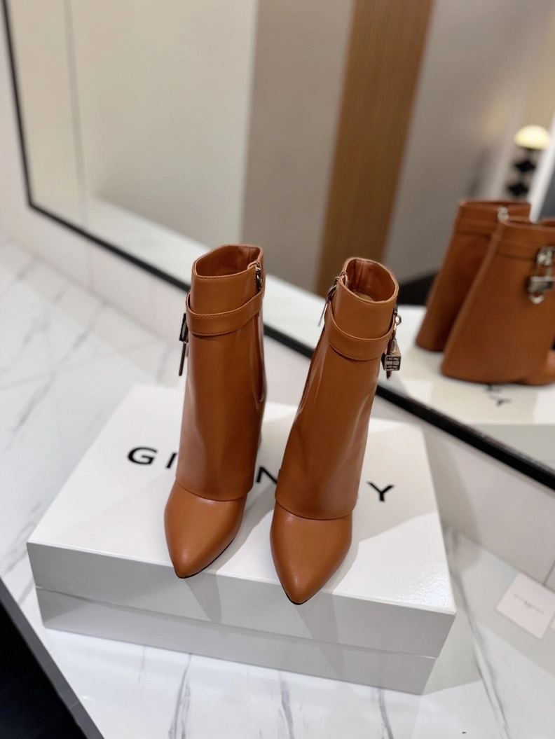 Gxvxnchy Boots DailyWear 153153