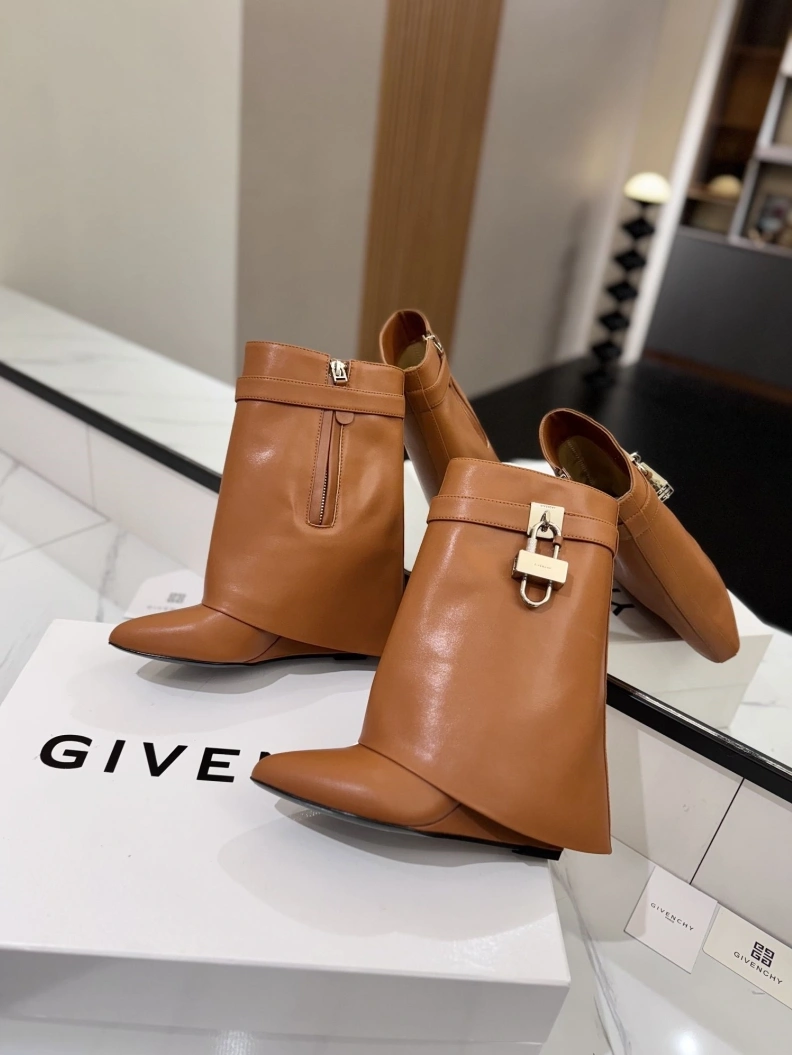 Gxvxnchy Boots DailyWear 153153