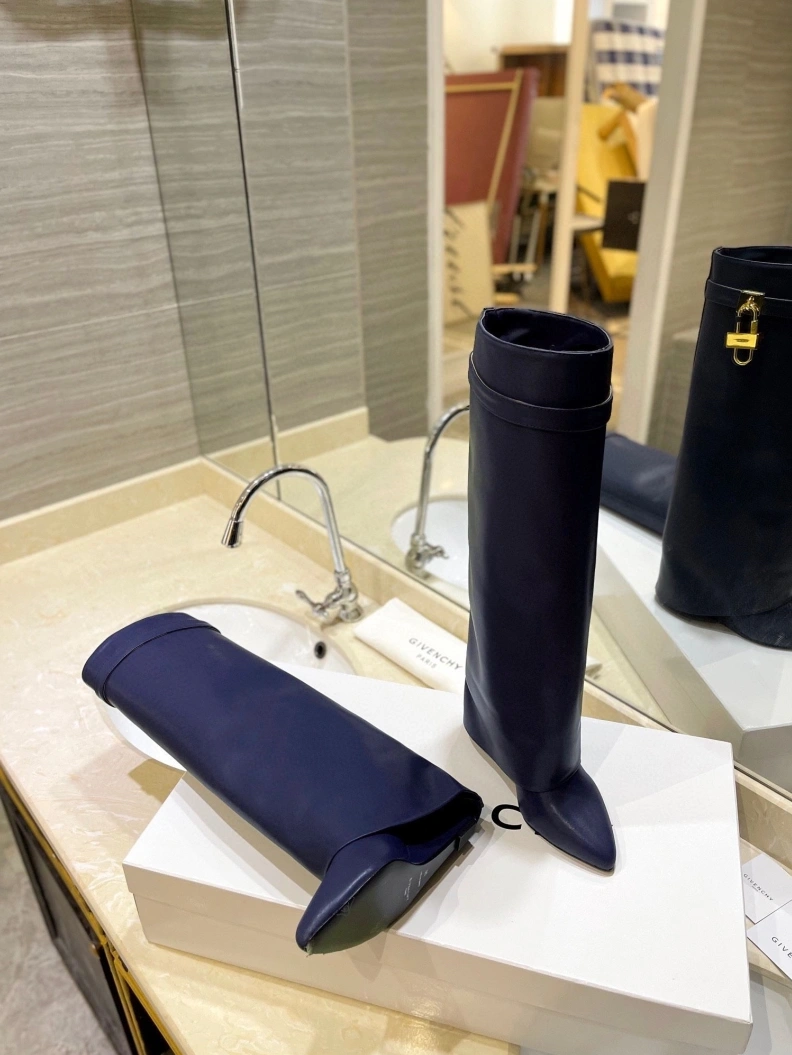 NewStyle Gxvxnchy Boots 153147