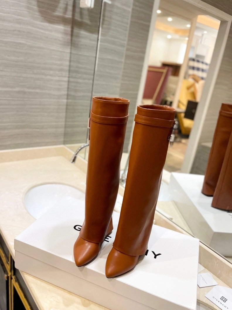 Vibrant Gxvxnchy Boots 153148