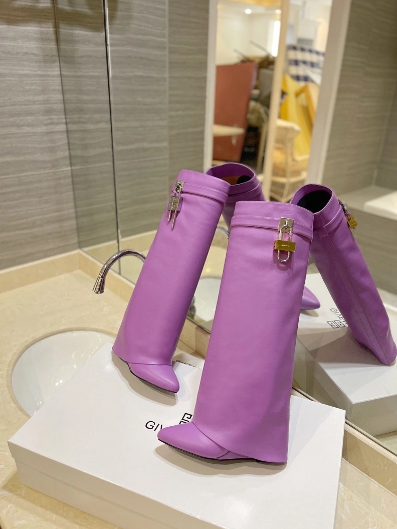 Elegant Gxvxnchy Boots 153142