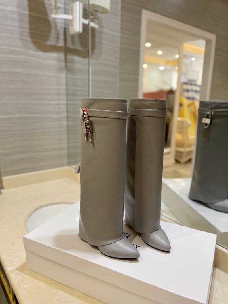 Unique Gxvxnchy Boots 153140