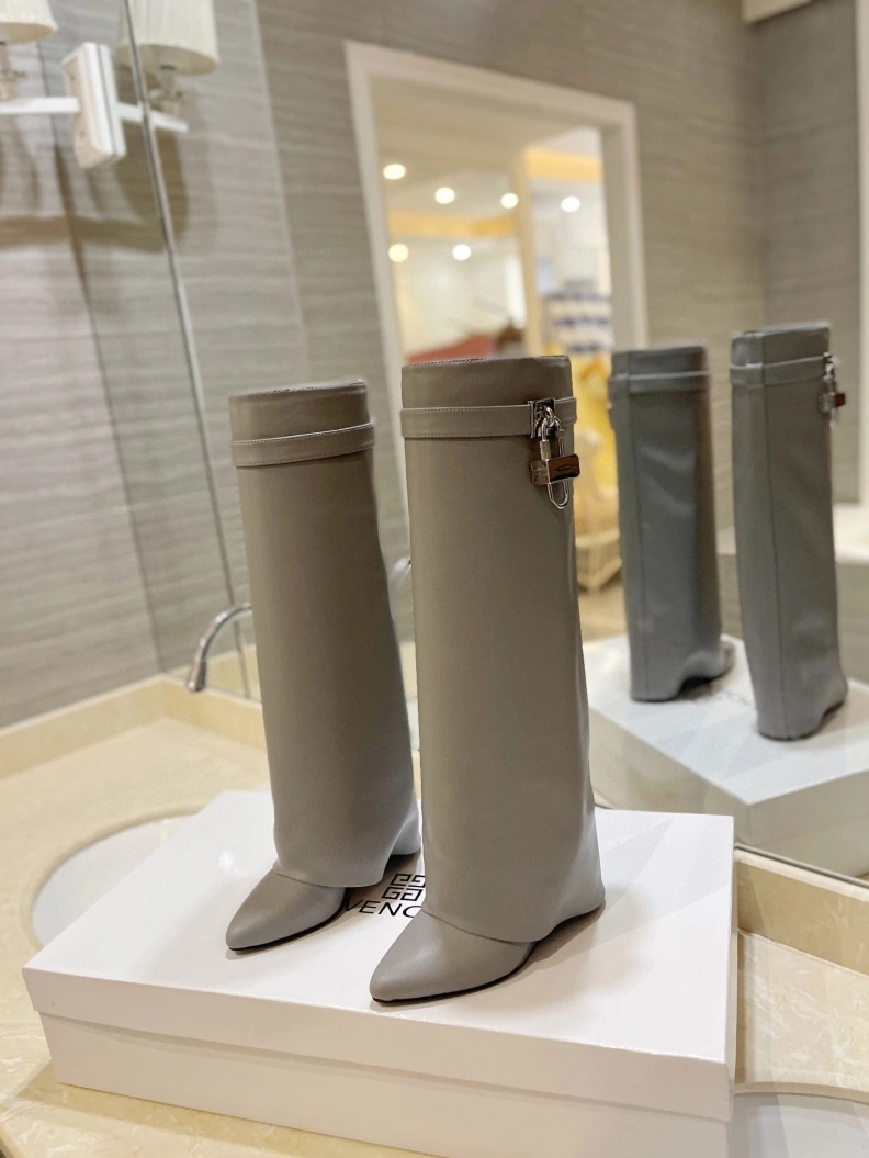 Unique Gxvxnchy Boots 153140