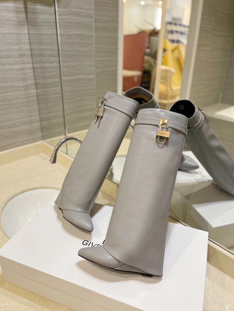Unique Gxvxnchy Boots 153140