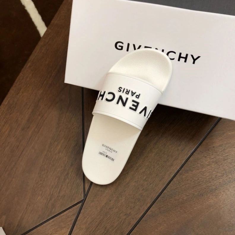 Popular Gxvxnchy Slippers 153138