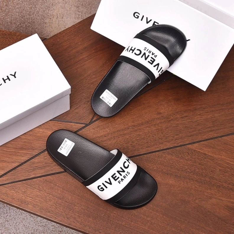 ModernLook Gxvxnchy Slippers 153103