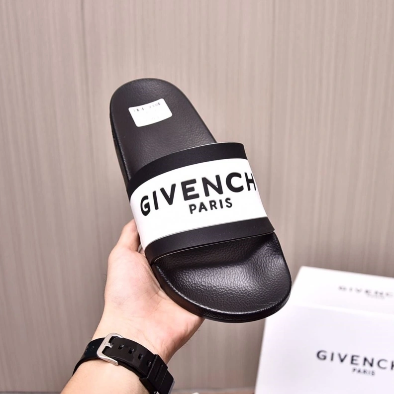 ModernLook Gxvxnchy Slippers 153103