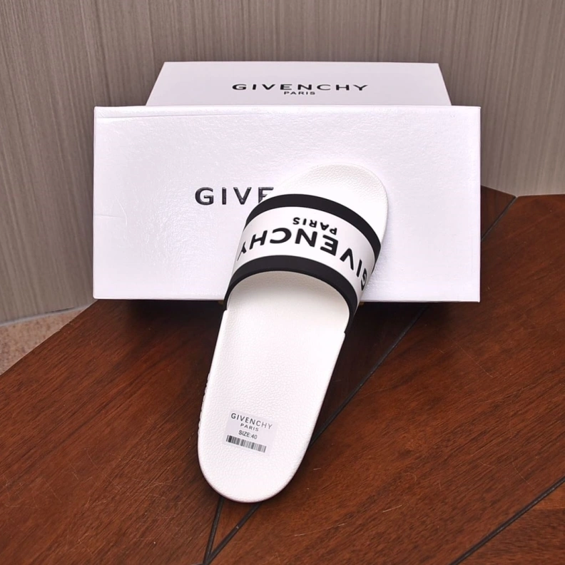 Gxvxnchy Slippers AllSeason 153122