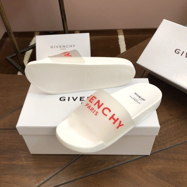 Lightweight Gxvxnchy Slippers 153130