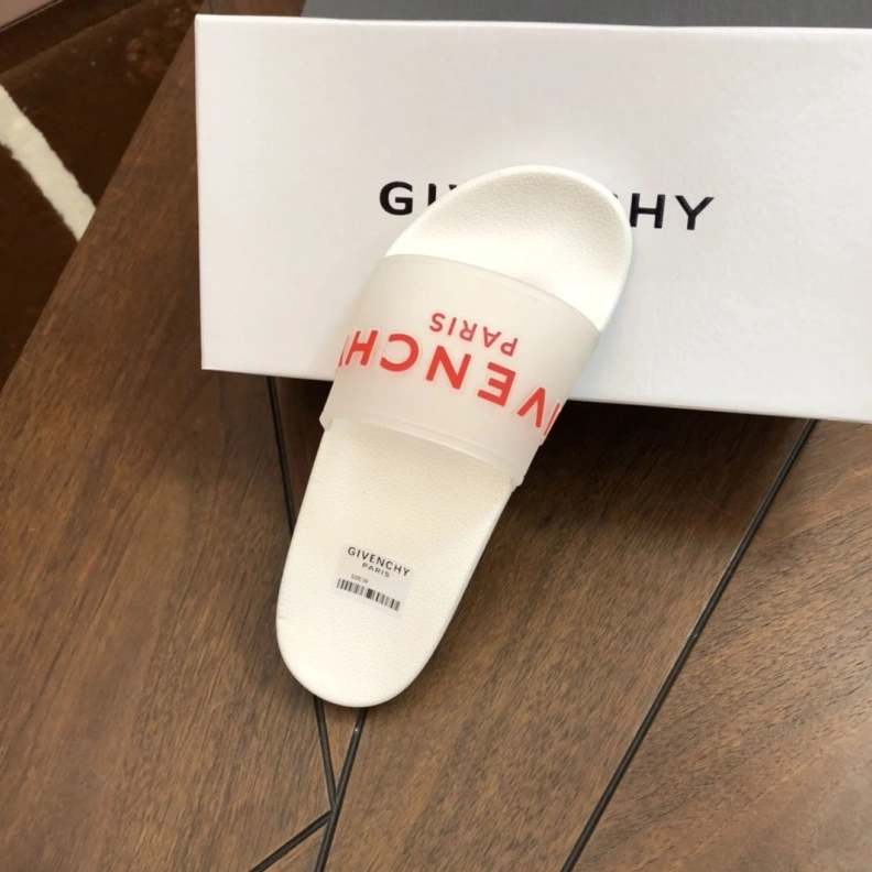 Lightweight Gxvxnchy Slippers 153130