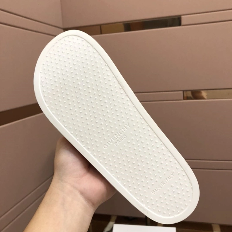 Efficient Gxvxnchy Slippers 153113