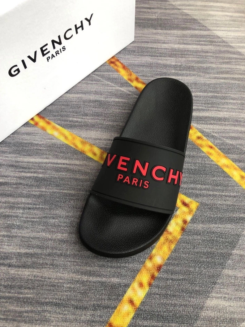 SportInspired Gxvxnchy Slippers 153115