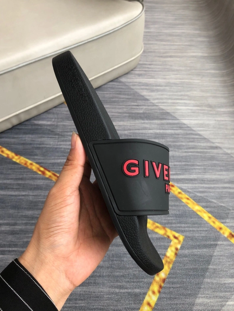 SportInspired Gxvxnchy Slippers 153115