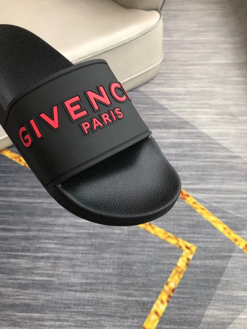 SportInspired Gxvxnchy Slippers 153115