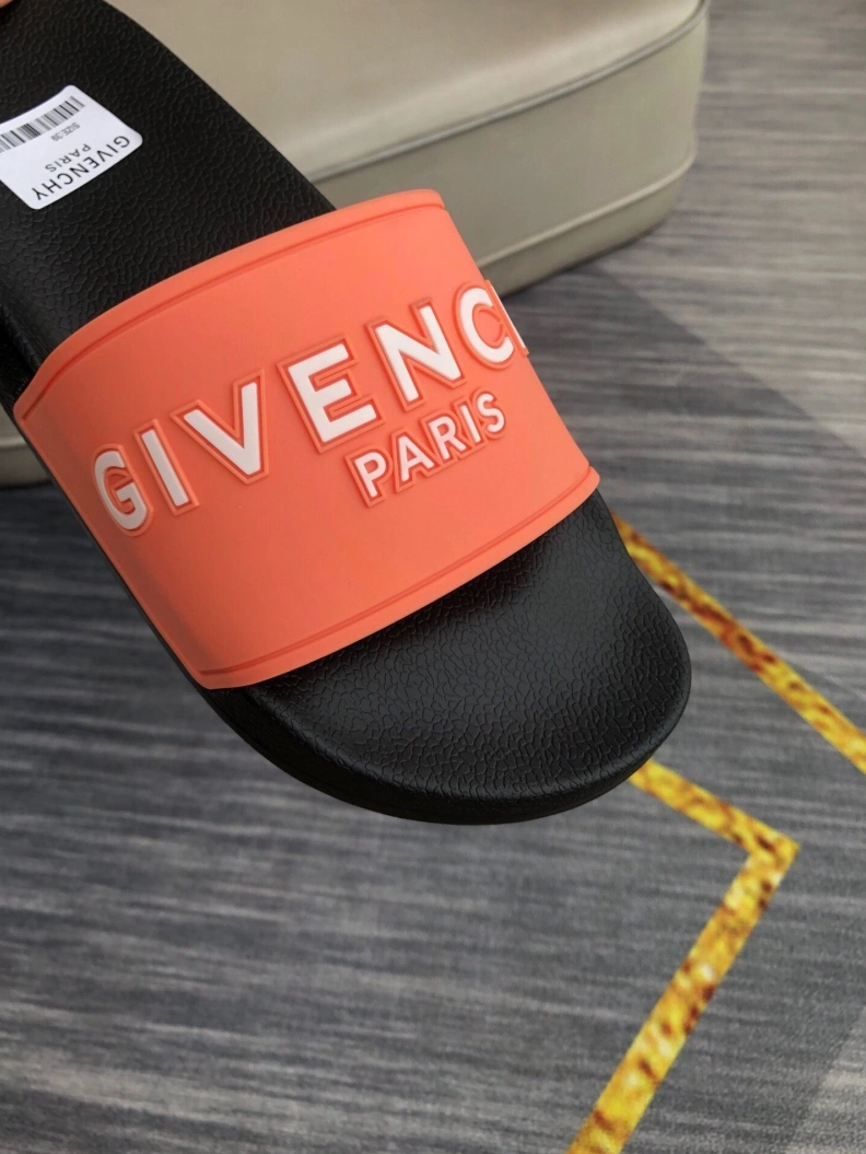 Soft Gxvxnchy Slippers 153120
