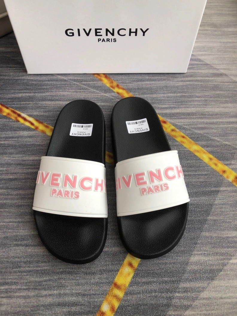 Minimalist Gxvxnchy Slippers 153129