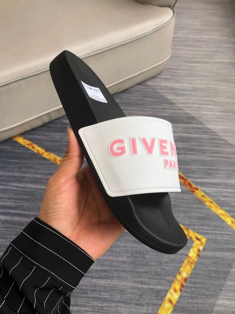 Minimalist Gxvxnchy Slippers 153129