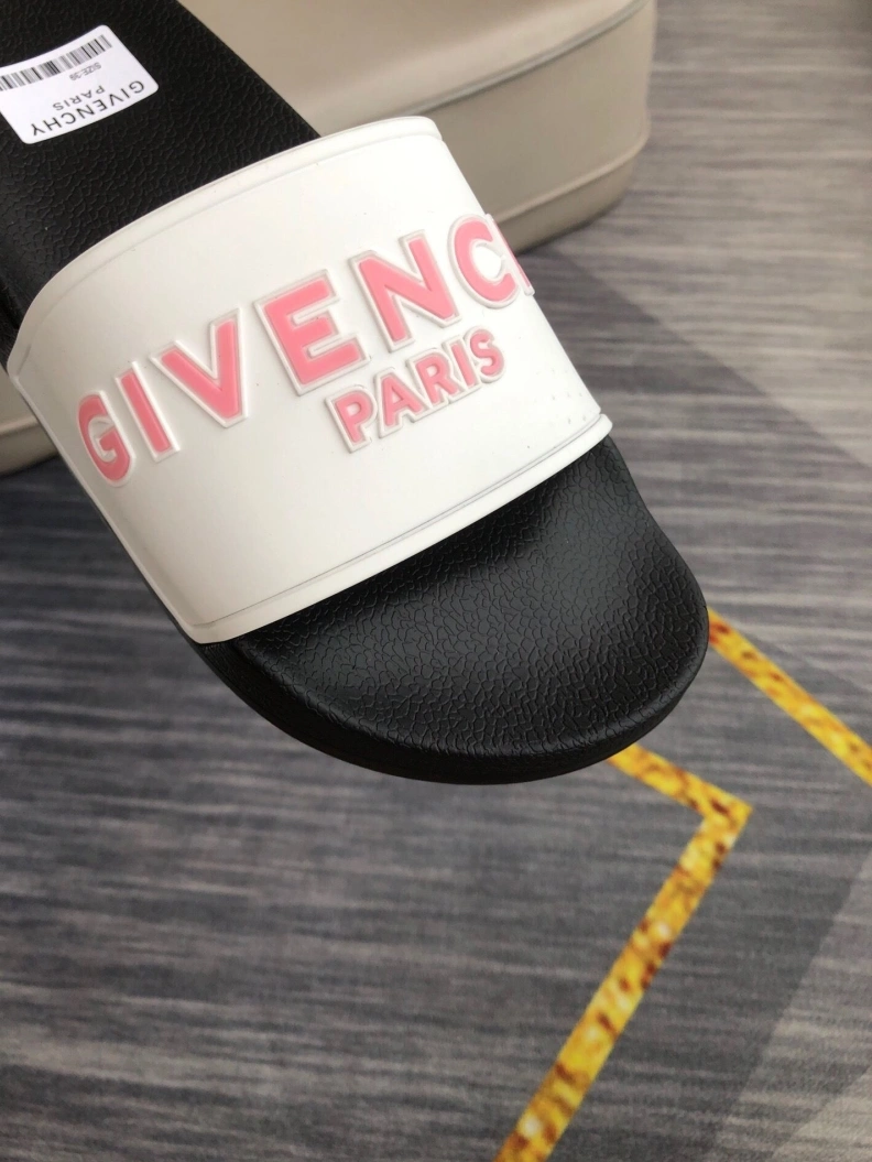 Minimalist Gxvxnchy Slippers 153129