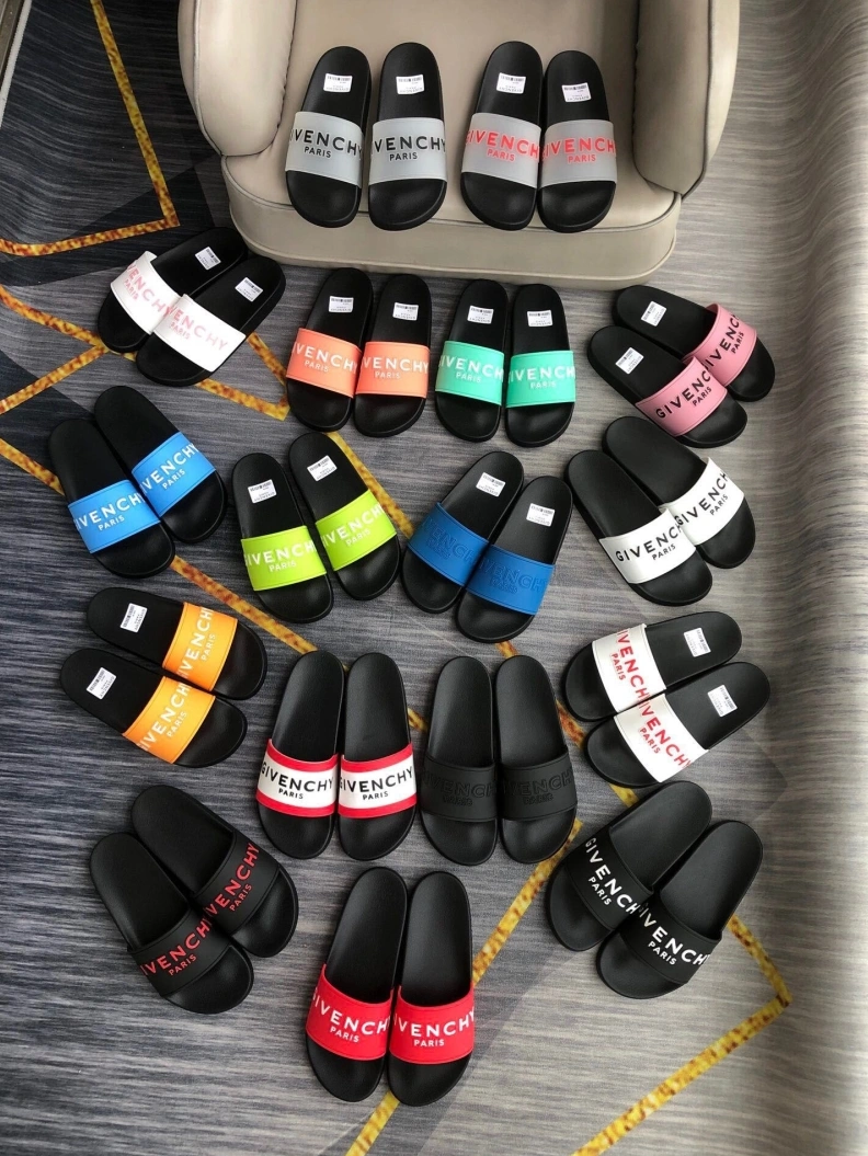 Minimalist Gxvxnchy Slippers 153129