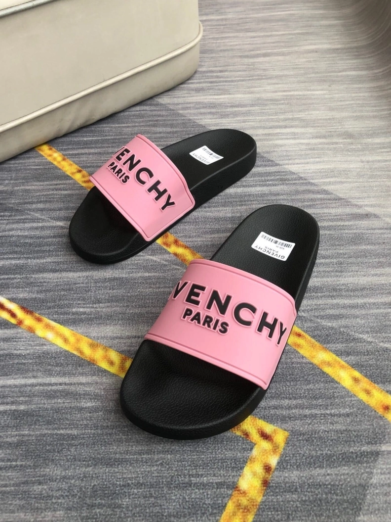 Elegant Gxvxnchy Slippers 153100