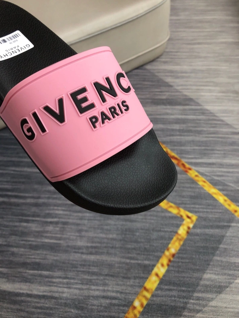 Elegant Gxvxnchy Slippers 153100