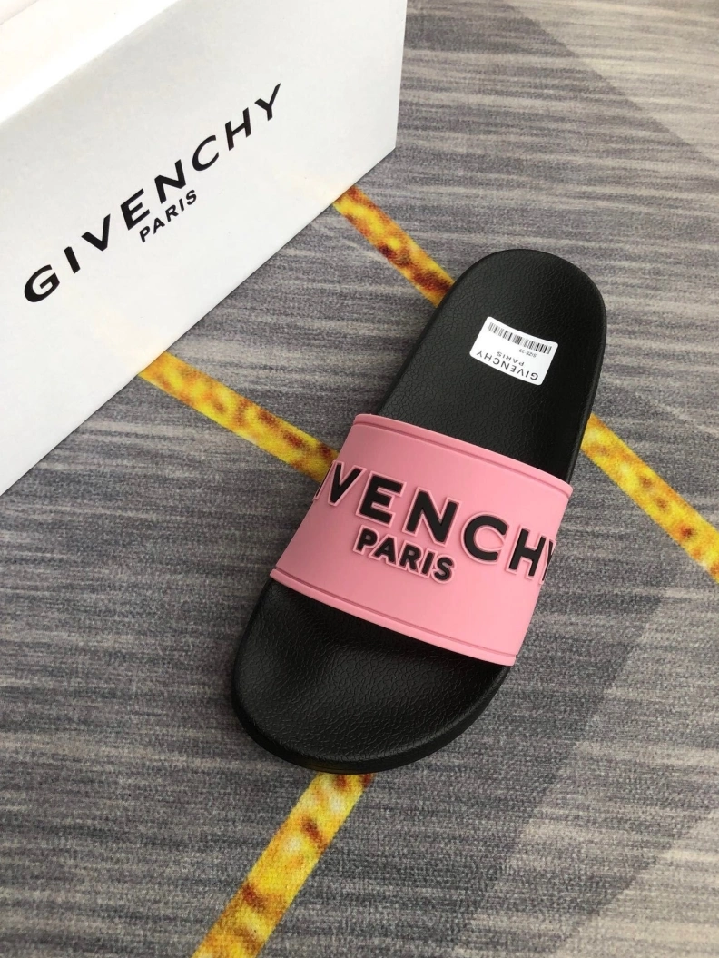 Elegant Gxvxnchy Slippers 153100
