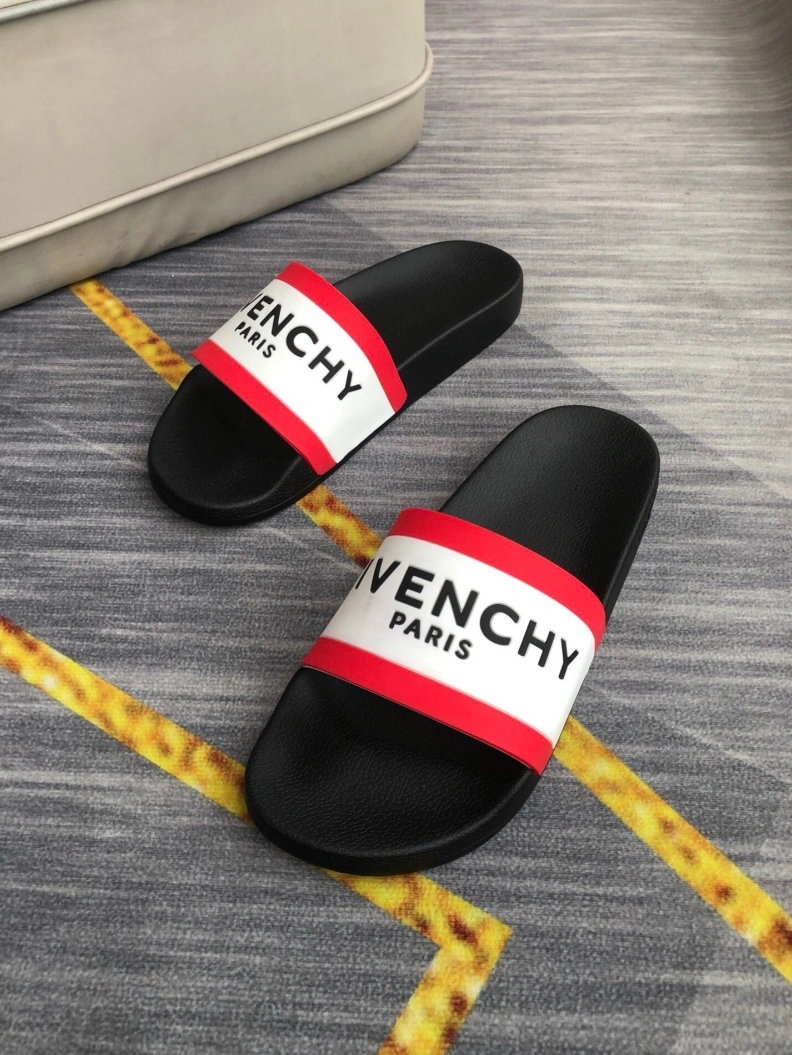 Flexible Gxvxnchy Slippers 153104