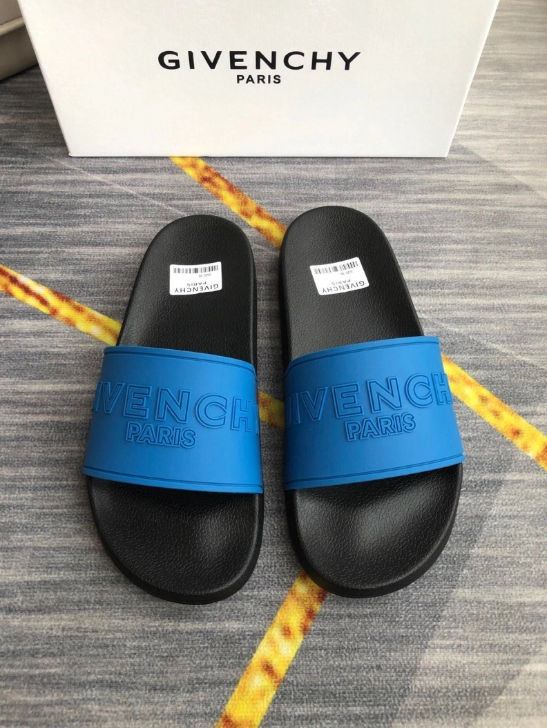HighQuality Gxvxnchy Slippers 153101