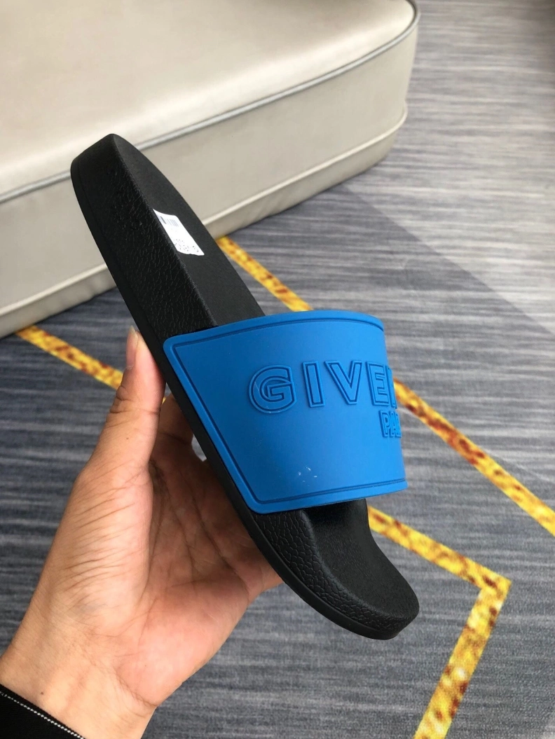 HighQuality Gxvxnchy Slippers 153101