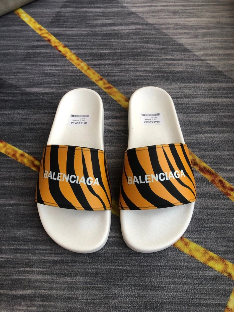 Efficient Bxlxnciaga Slippers 109516
