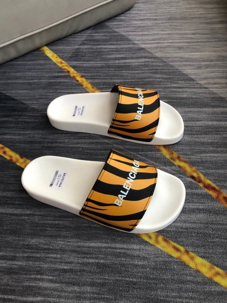 Efficient Bxlxnciaga Slippers 109516