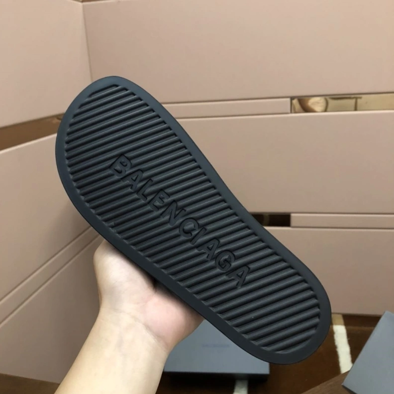 Versatile Bxlxnciaga Slippers 109507